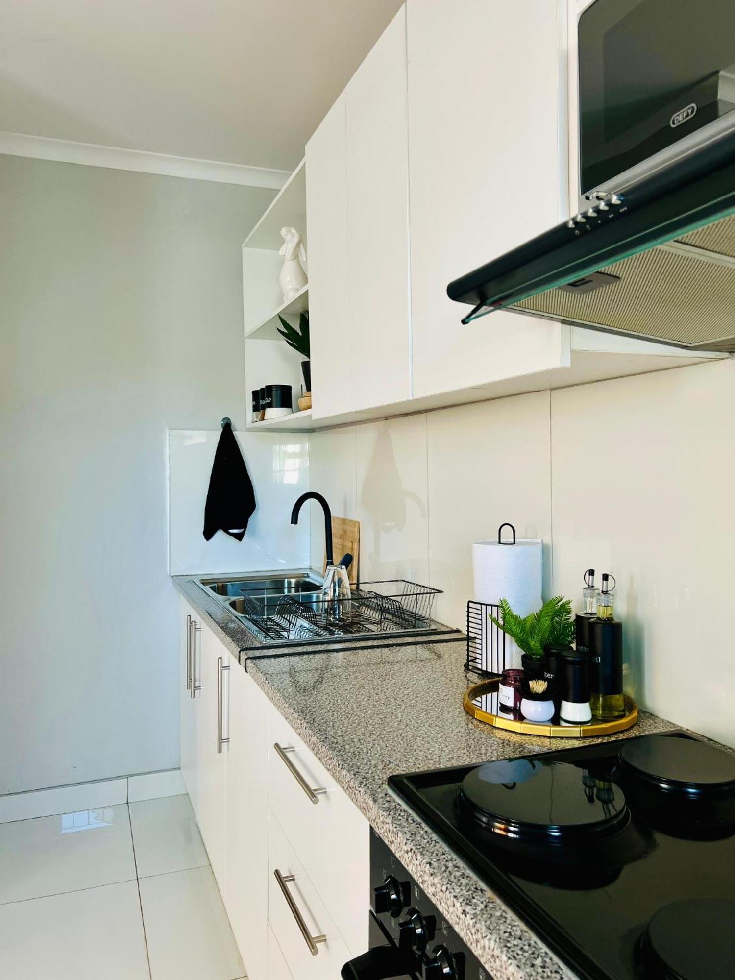 Easy Living Apartment Рунду Екстериор снимка