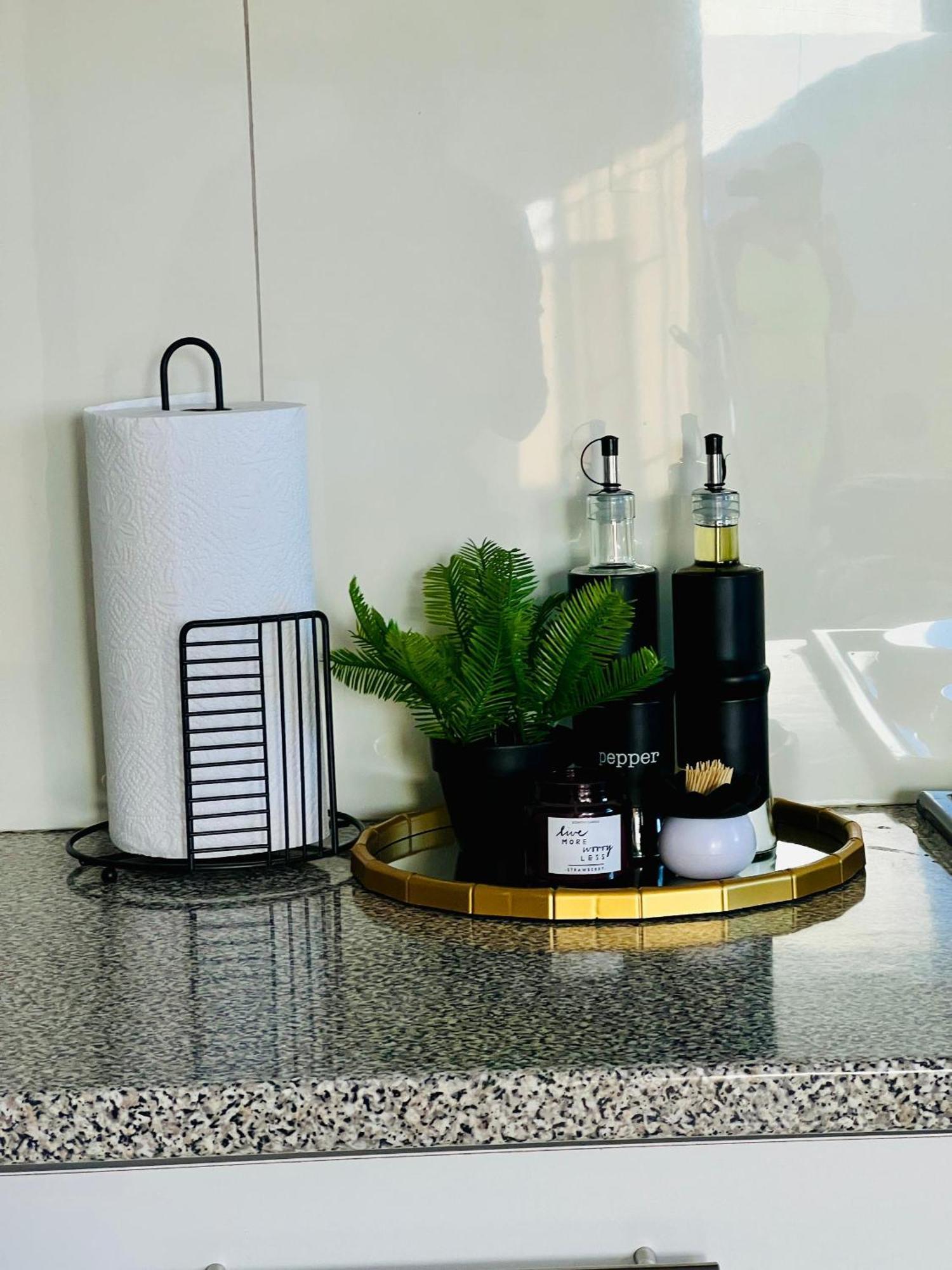 Easy Living Apartment Рунду Екстериор снимка