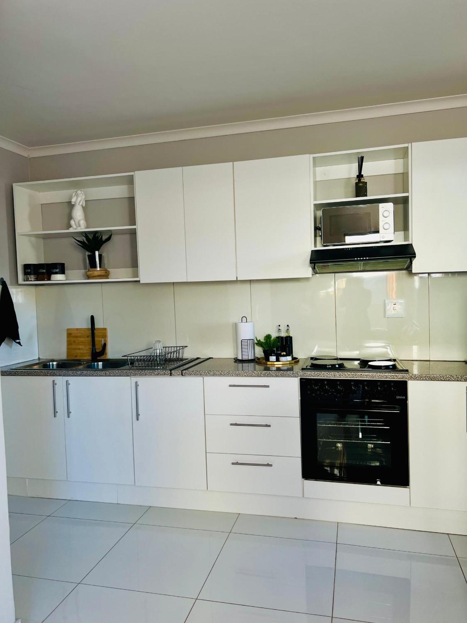 Easy Living Apartment Рунду Екстериор снимка